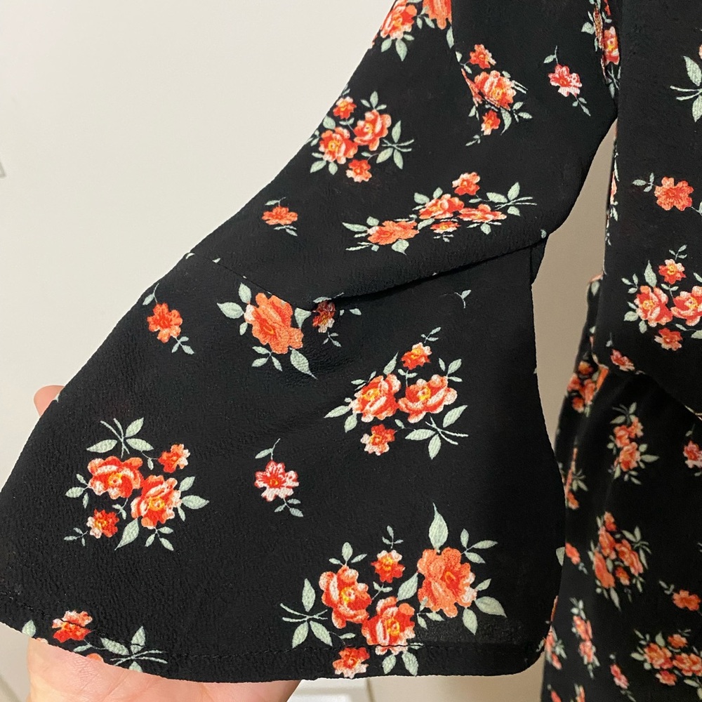 Divided H&M Black Floral Crepe Dress 3/4 with Fun Sleeves Size 12 - Picture 4 of 5